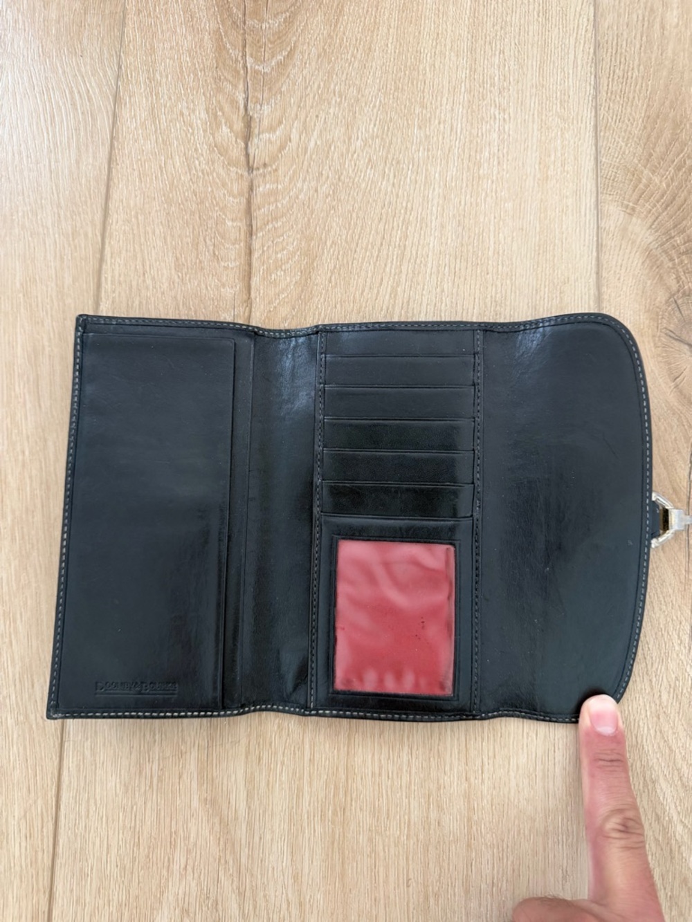 Dooney & Bourke Wallet. - Picture 3 of 5